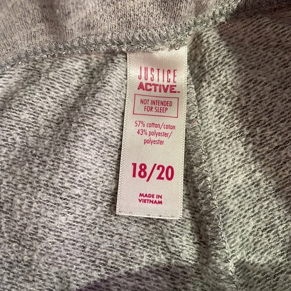 Kids active shorts - Picture 2 of 3